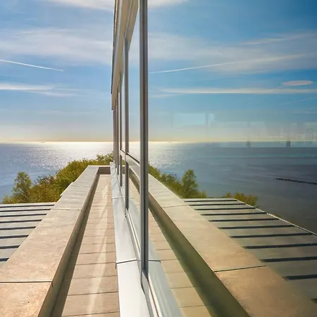 First Cozy Cliff * Sellin (Rugen)