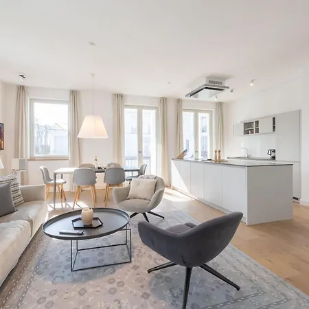 First Cozy Cliff Sellin (Rugen)